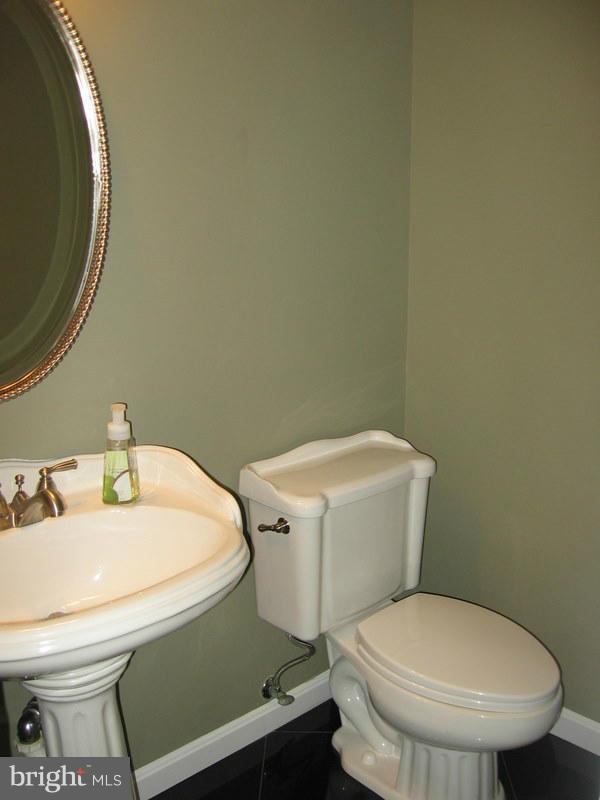 LAKE BRADDOCK - Residential