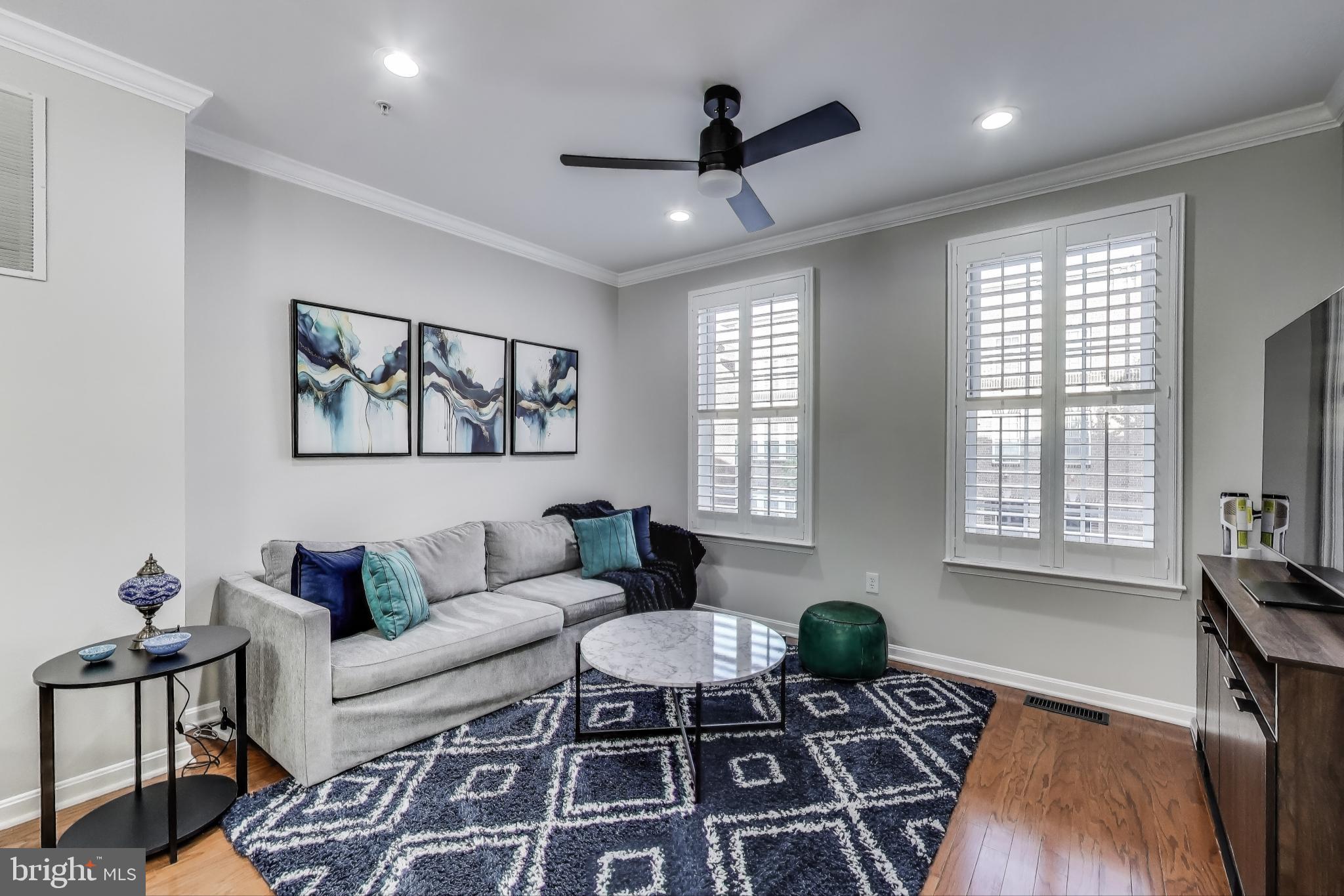 LOCUST POINT - Residential