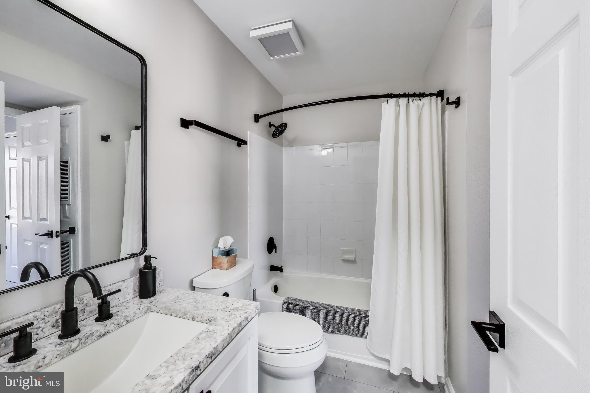 LOCUST POINT - Residential