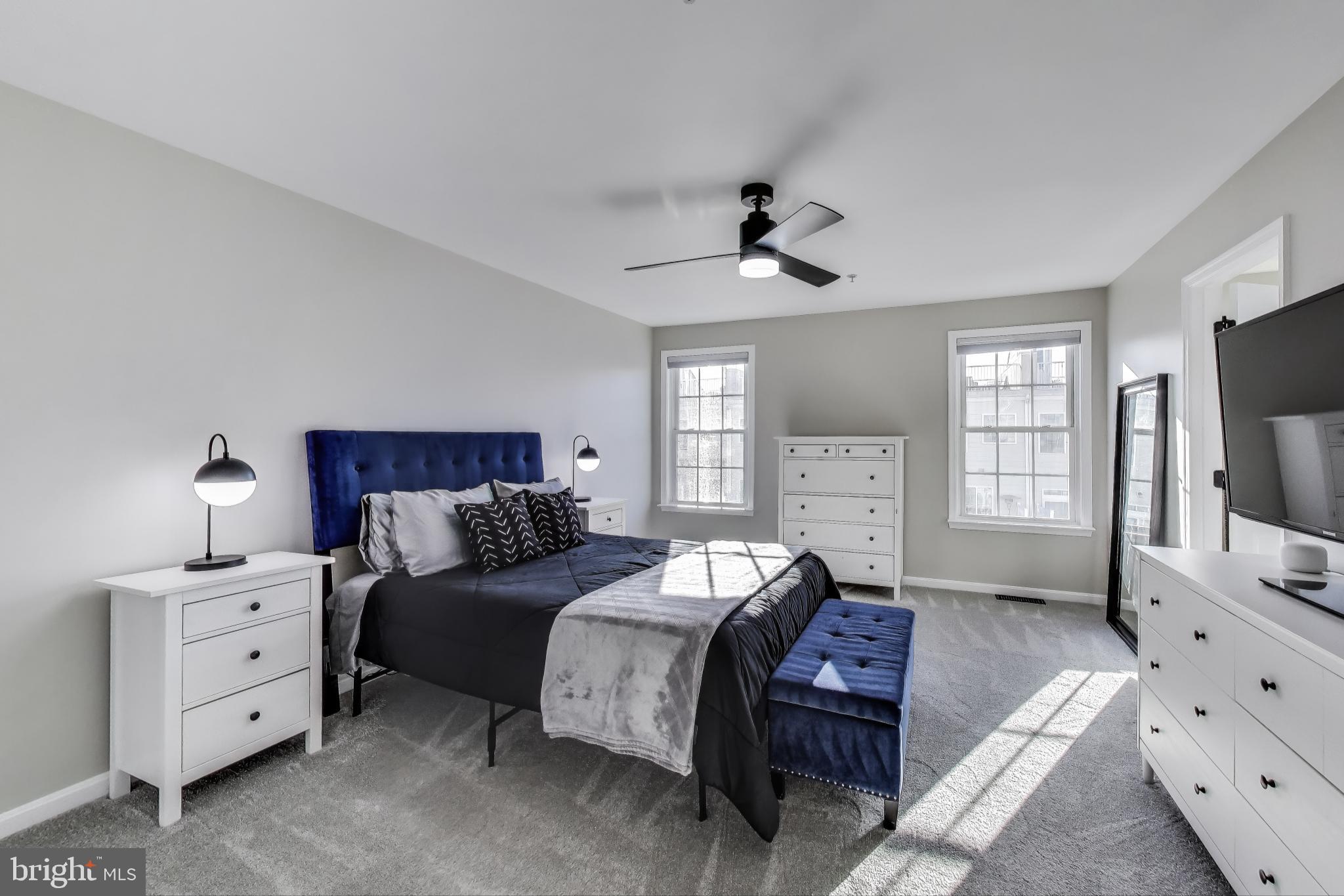 LOCUST POINT - Residential