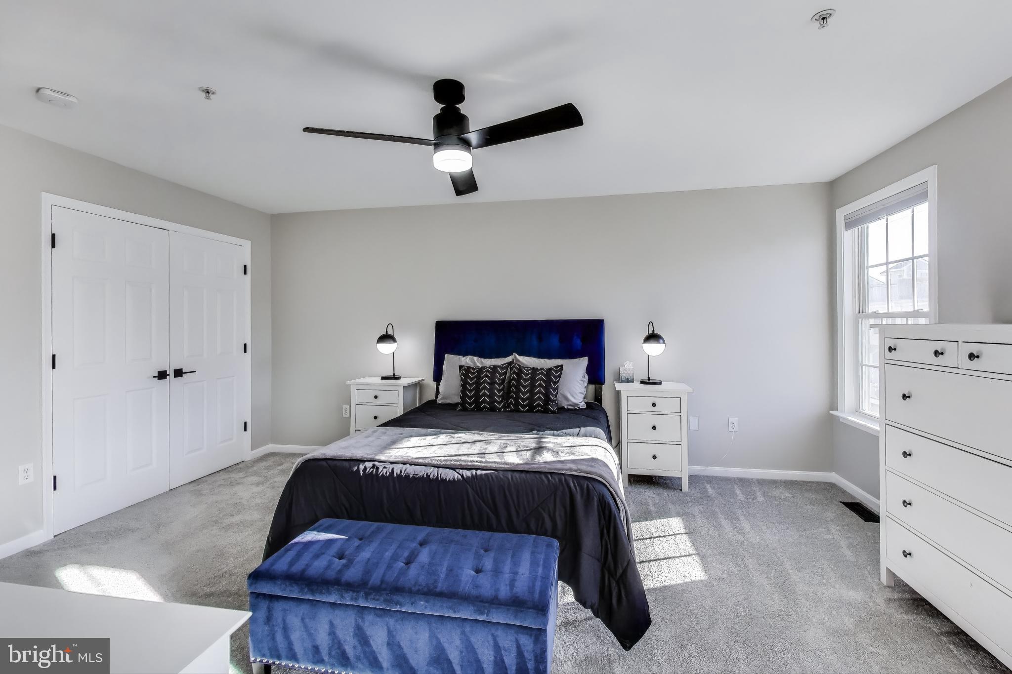 LOCUST POINT - Residential