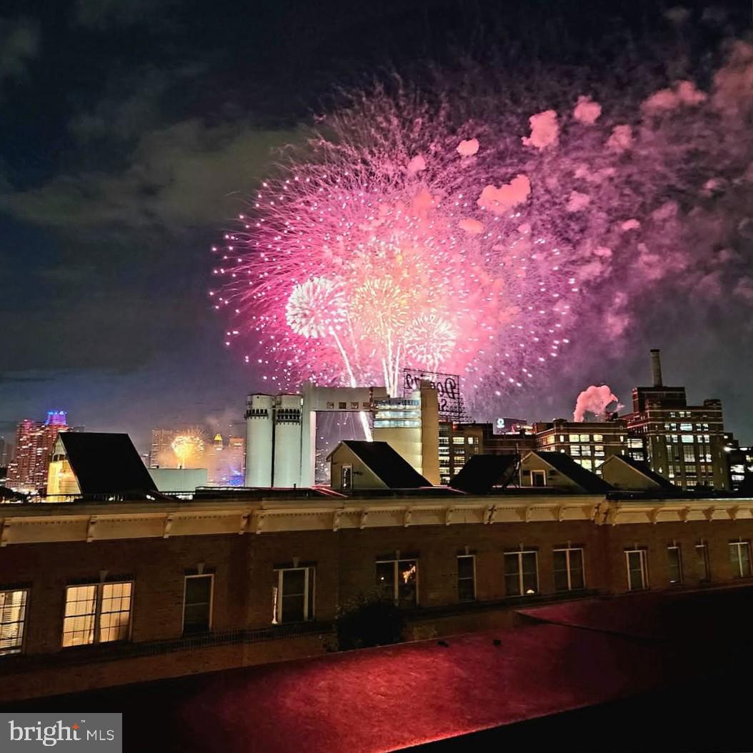 LOCUST POINT - Residential