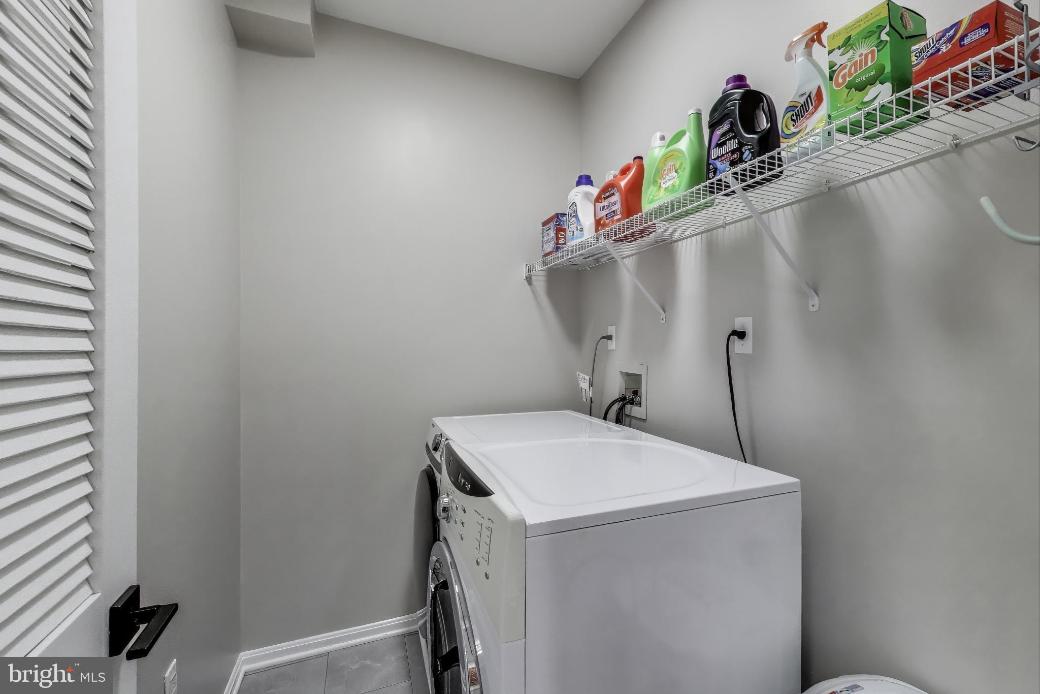 LOCUST POINT - Residential