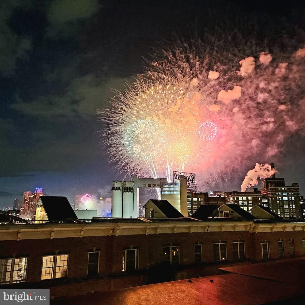 LOCUST POINT - Residential