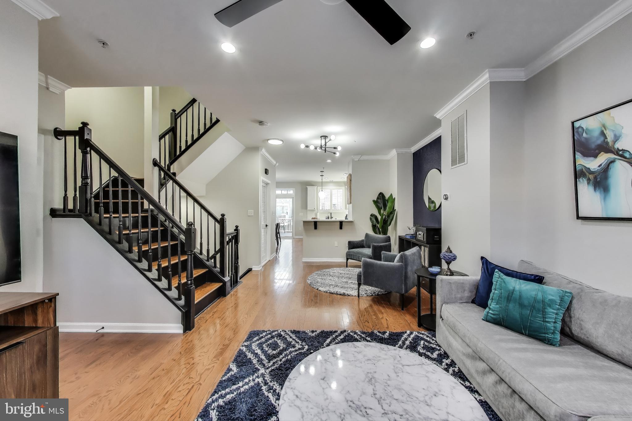 LOCUST POINT - Residential