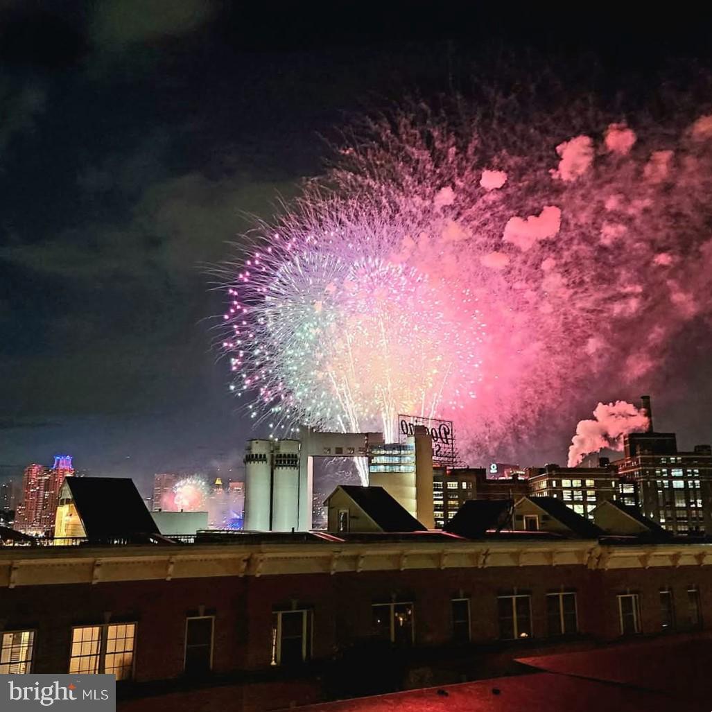 LOCUST POINT - Residential