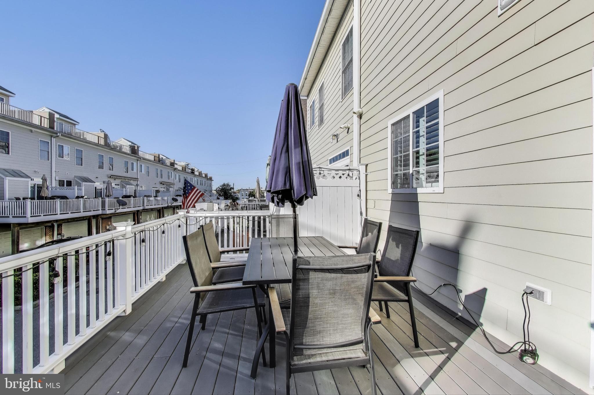 LOCUST POINT - Residential