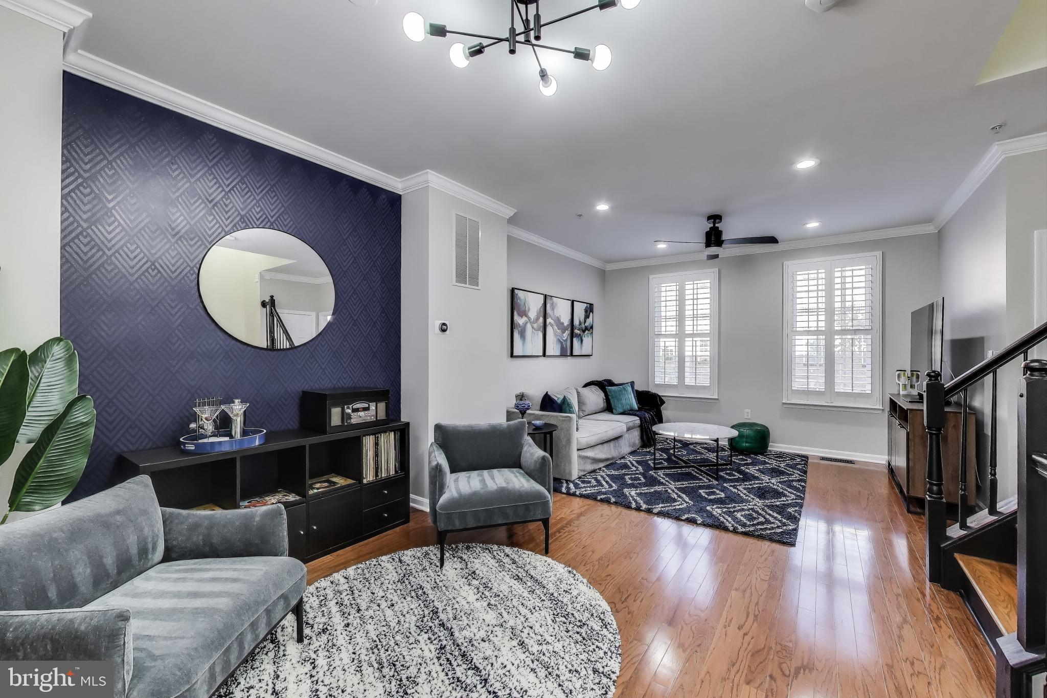 LOCUST POINT - Residential