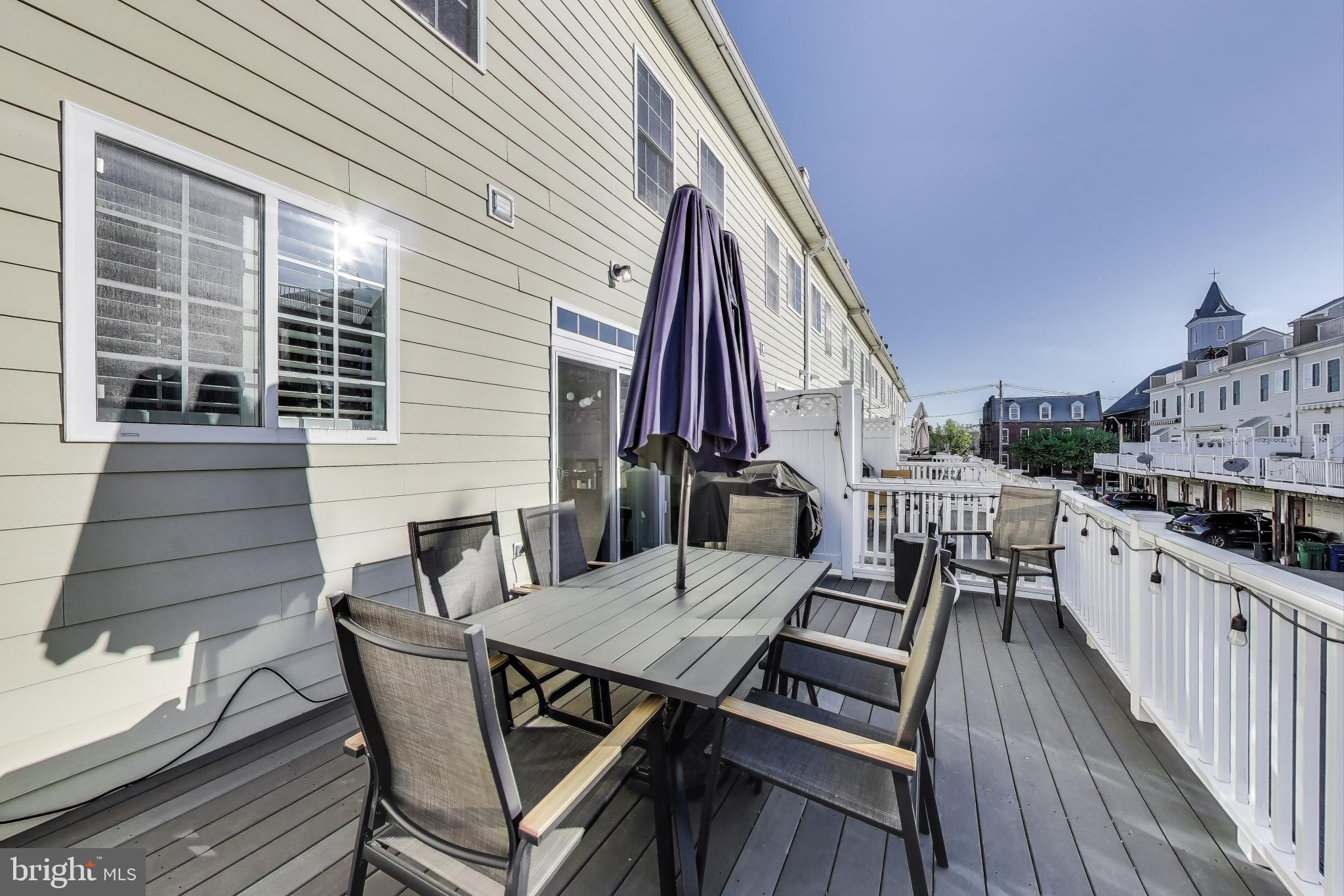 LOCUST POINT - Residential