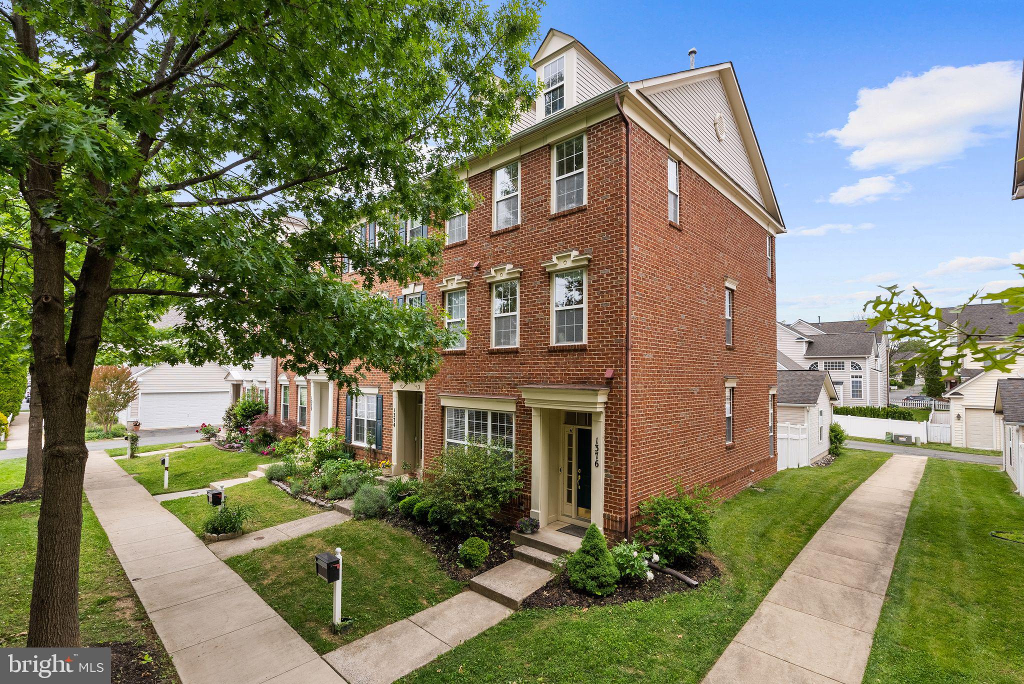 LAKELANDS - Residential
