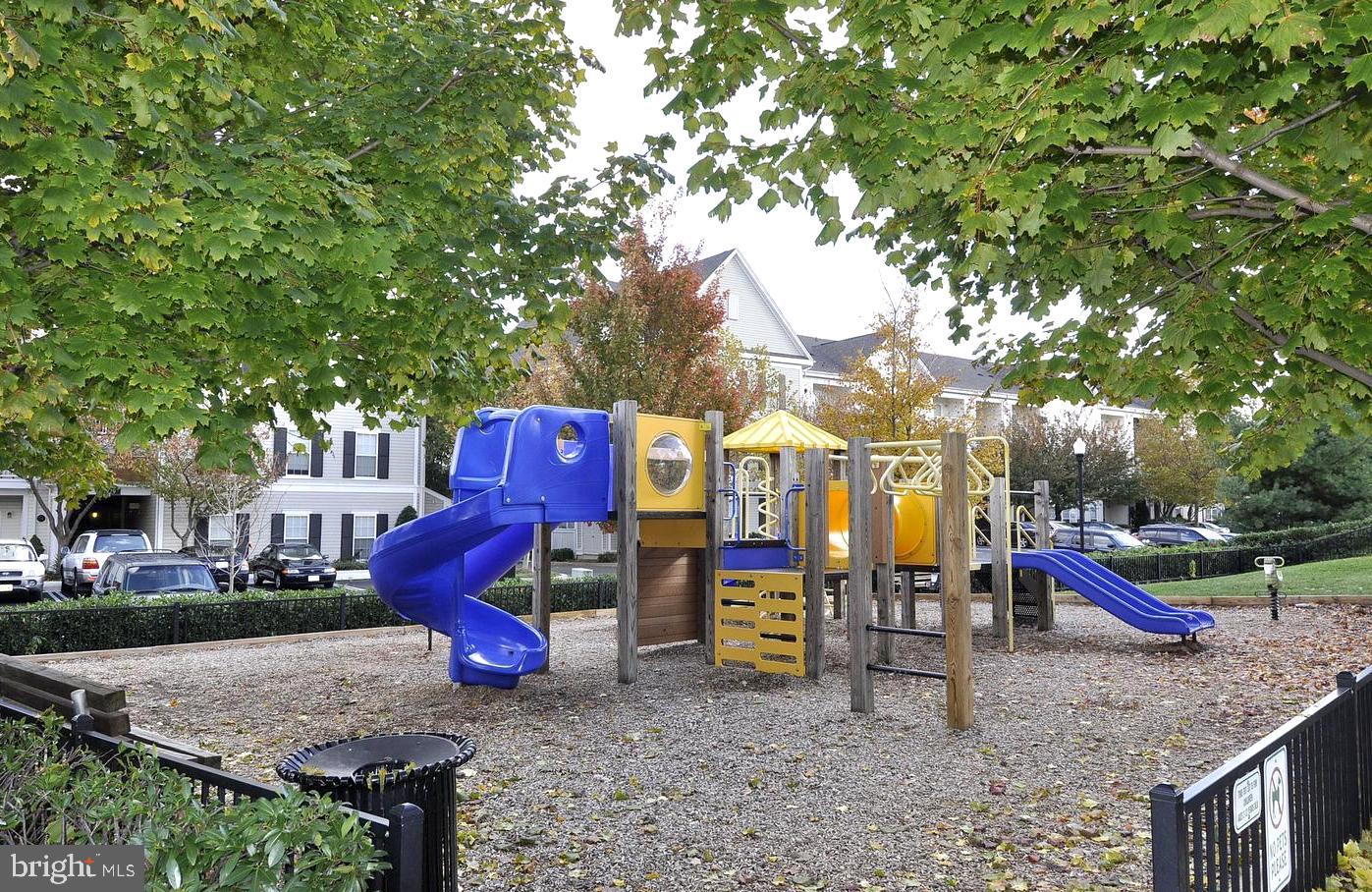 LAKELANDS - Residential