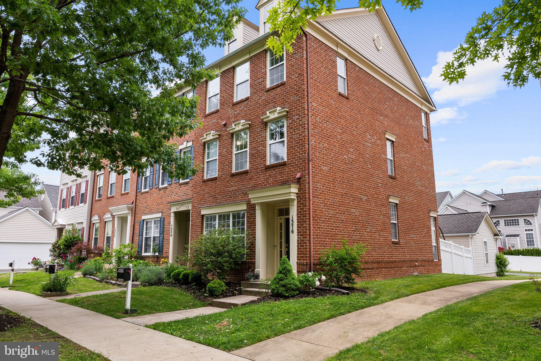 LAKELANDS - Residential