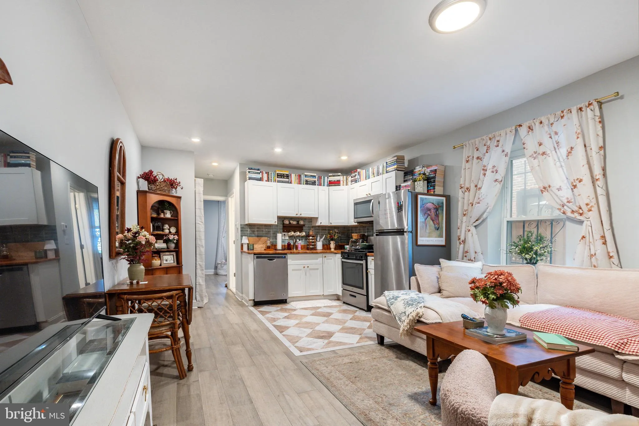 Philadelphia, Pennsylvania 19130, United States, 6 Bedrooms Bedrooms, ,Residential,Active,112563