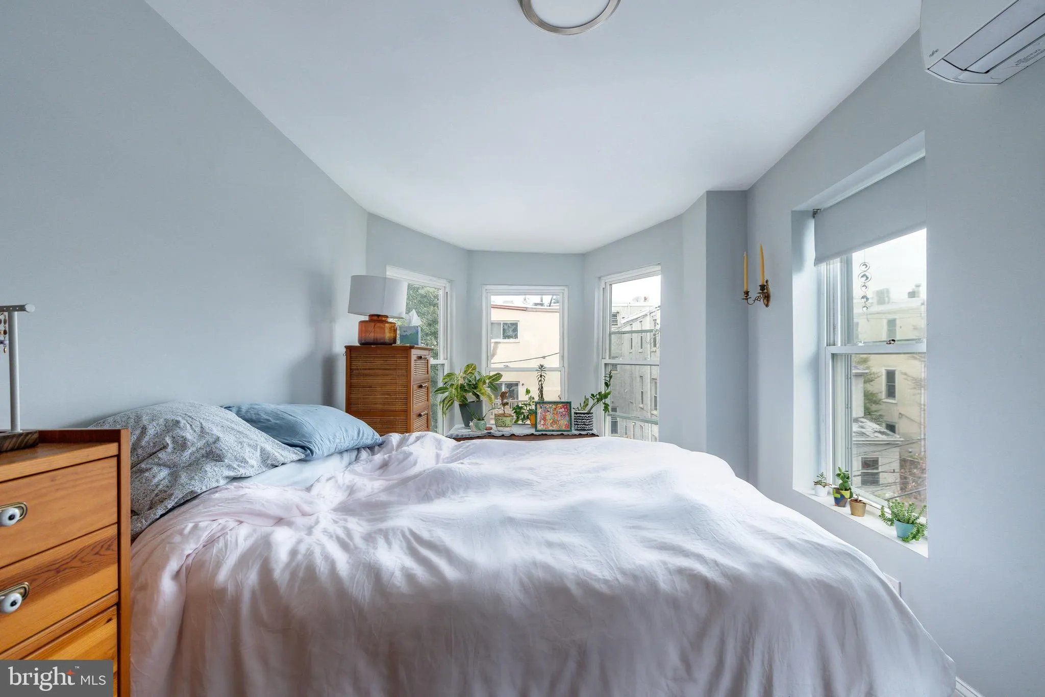 Philadelphia, Pennsylvania 19130, United States, 6 Bedrooms Bedrooms, ,Residential,Active,112563