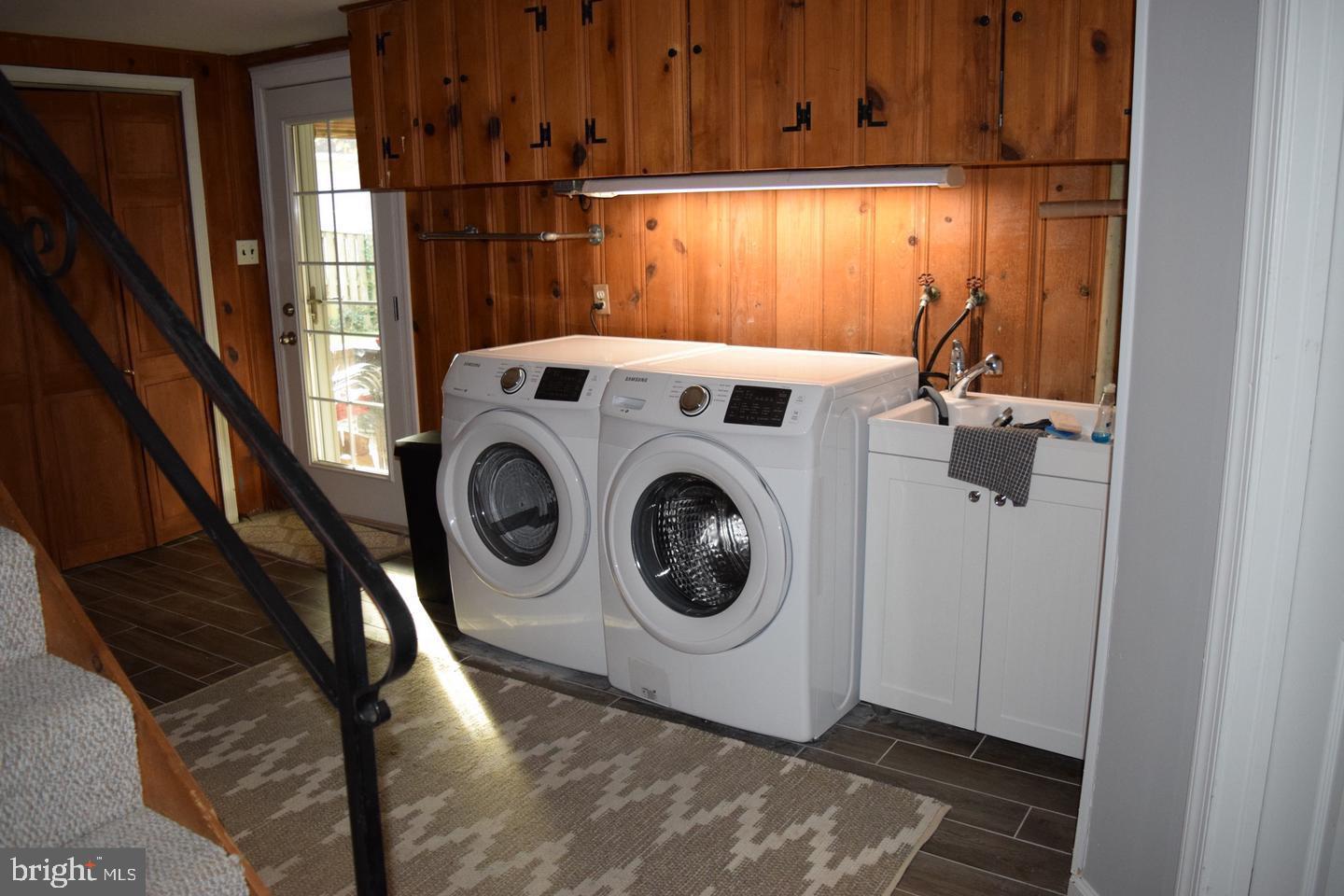 COLLEGE PARK - Residential Lease