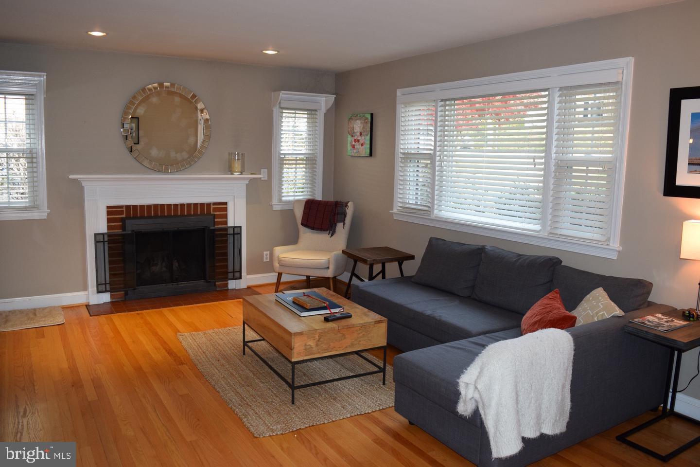 COLLEGE PARK - Residential Lease