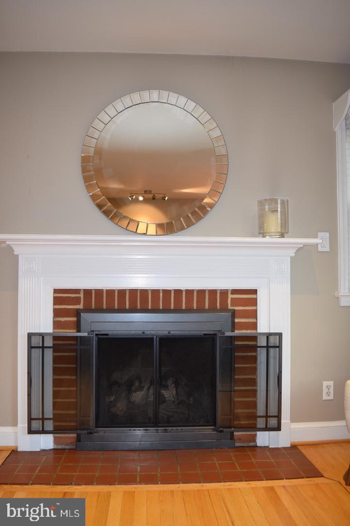 COLLEGE PARK - Residential Lease