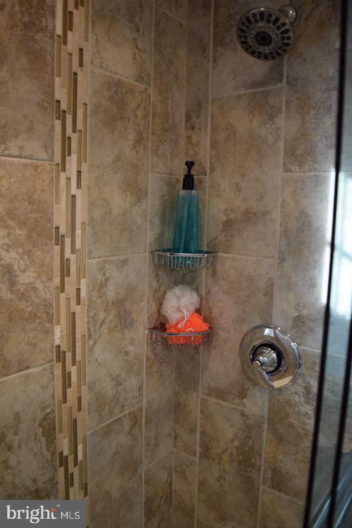 COLLEGE PARK - Residential Lease