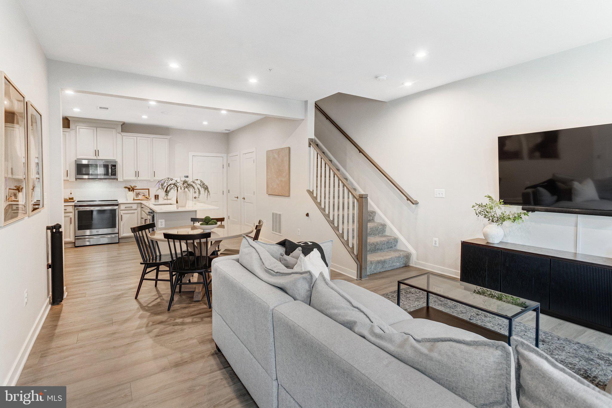 212 PARK CENTRAL TERRACE A