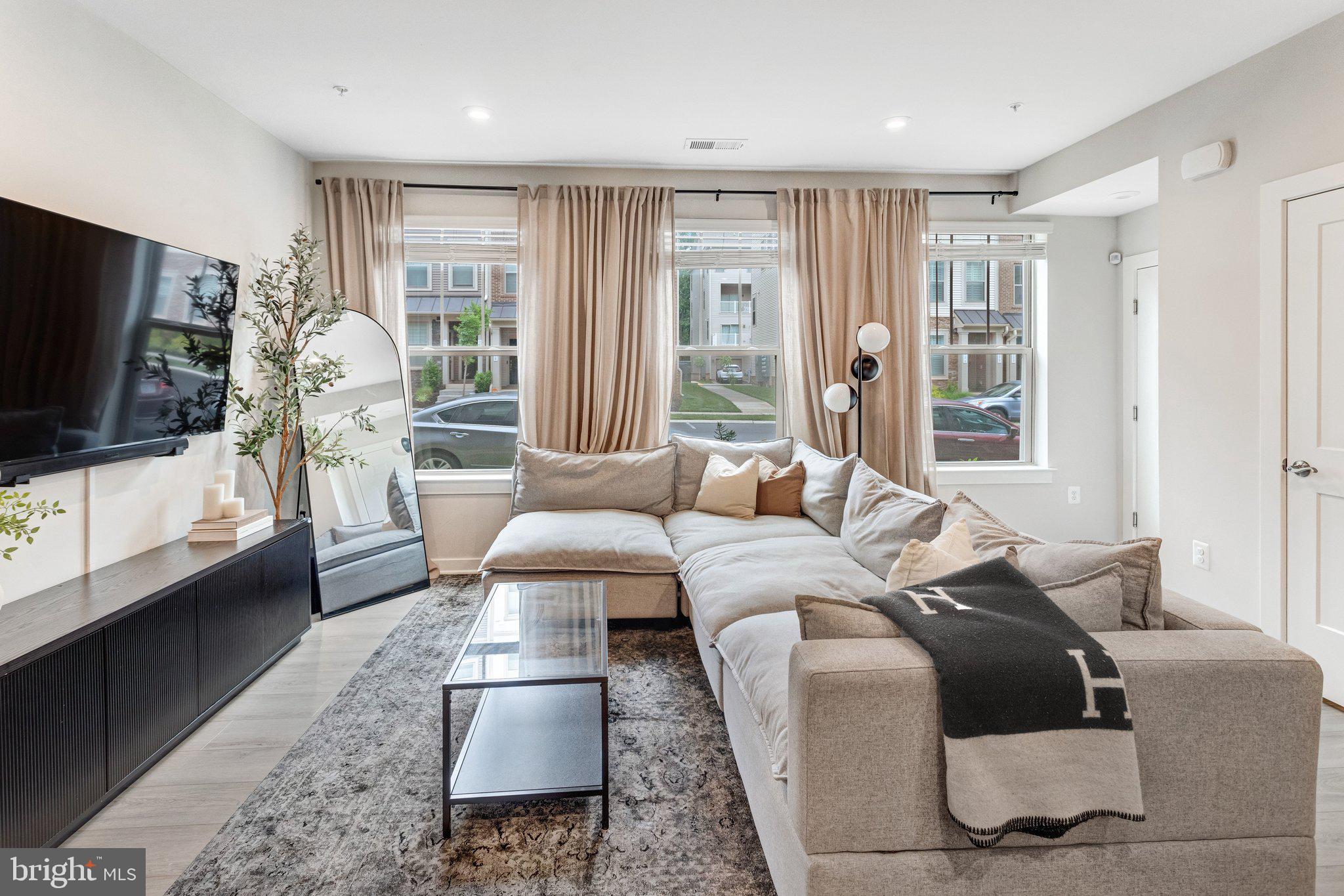 212 PARK CENTRAL TERRACE A
