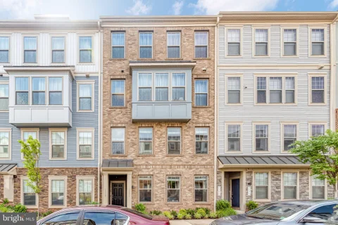 212 Park Central Terrace, Manassas Park, VA MLS: VAMP2004026