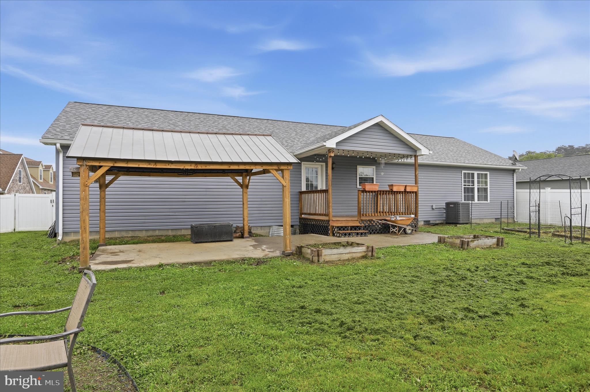 CREEKSIDE MANOR - Residential
