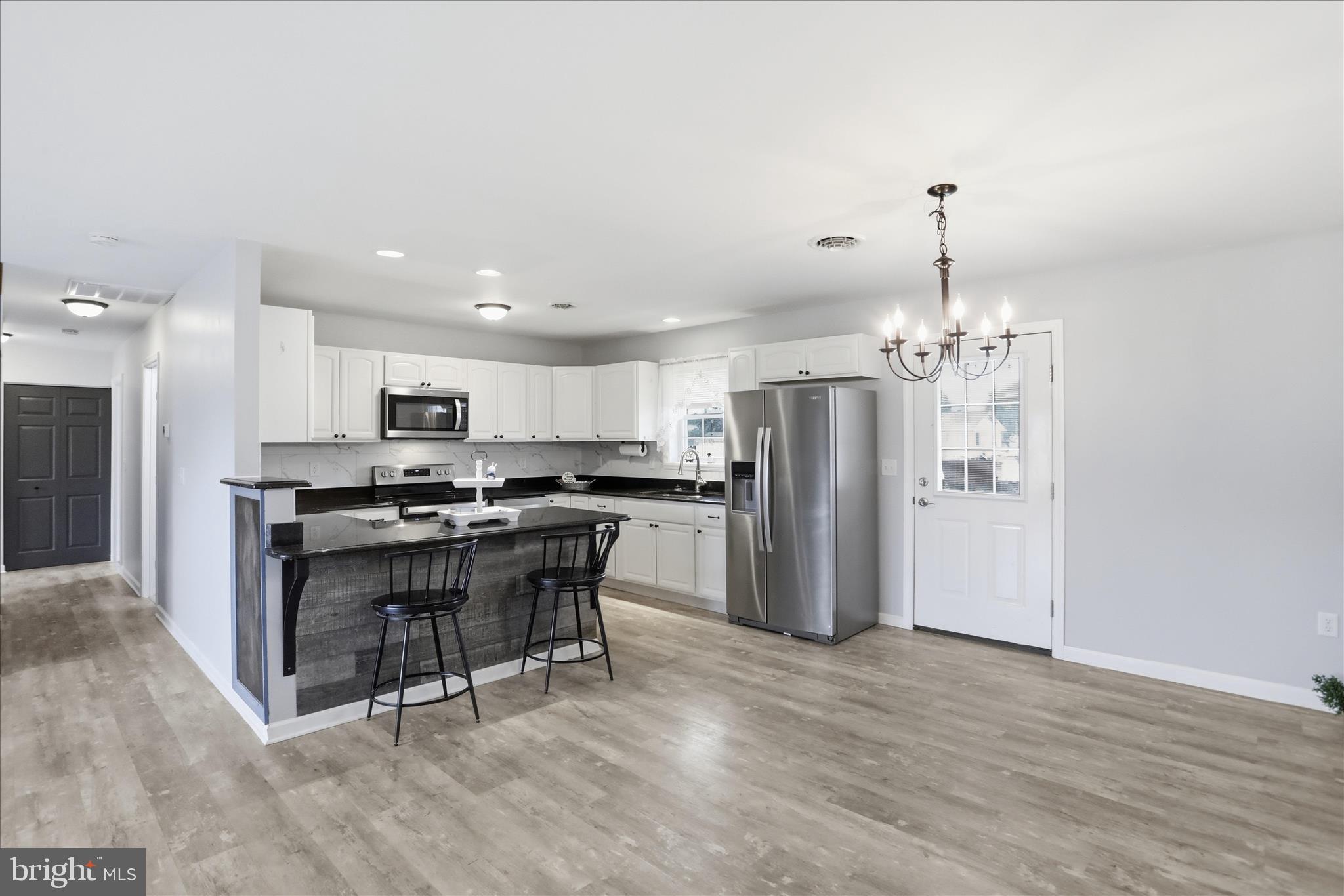 CREEKSIDE MANOR - Residential