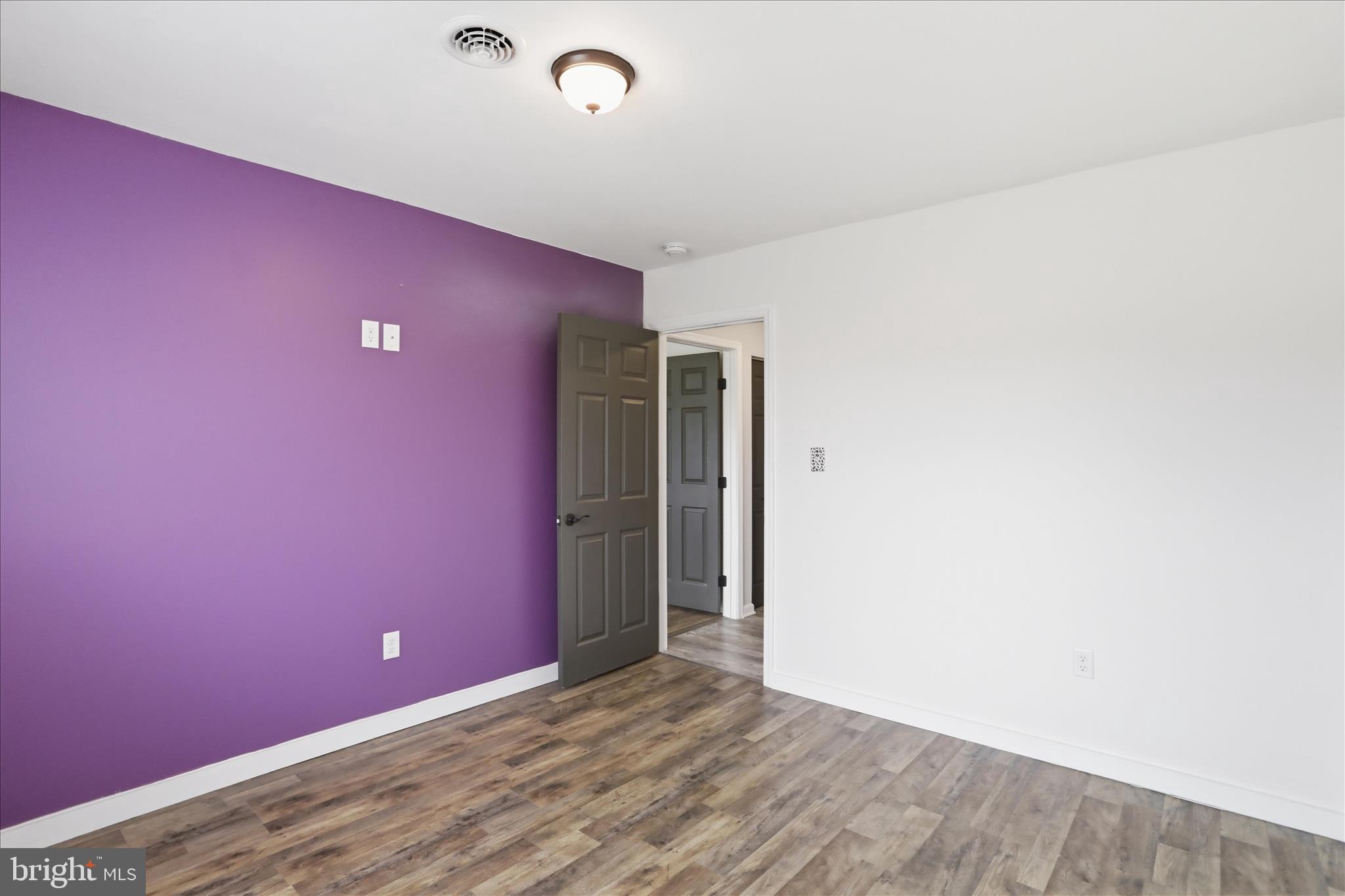 CREEKSIDE MANOR - Residential