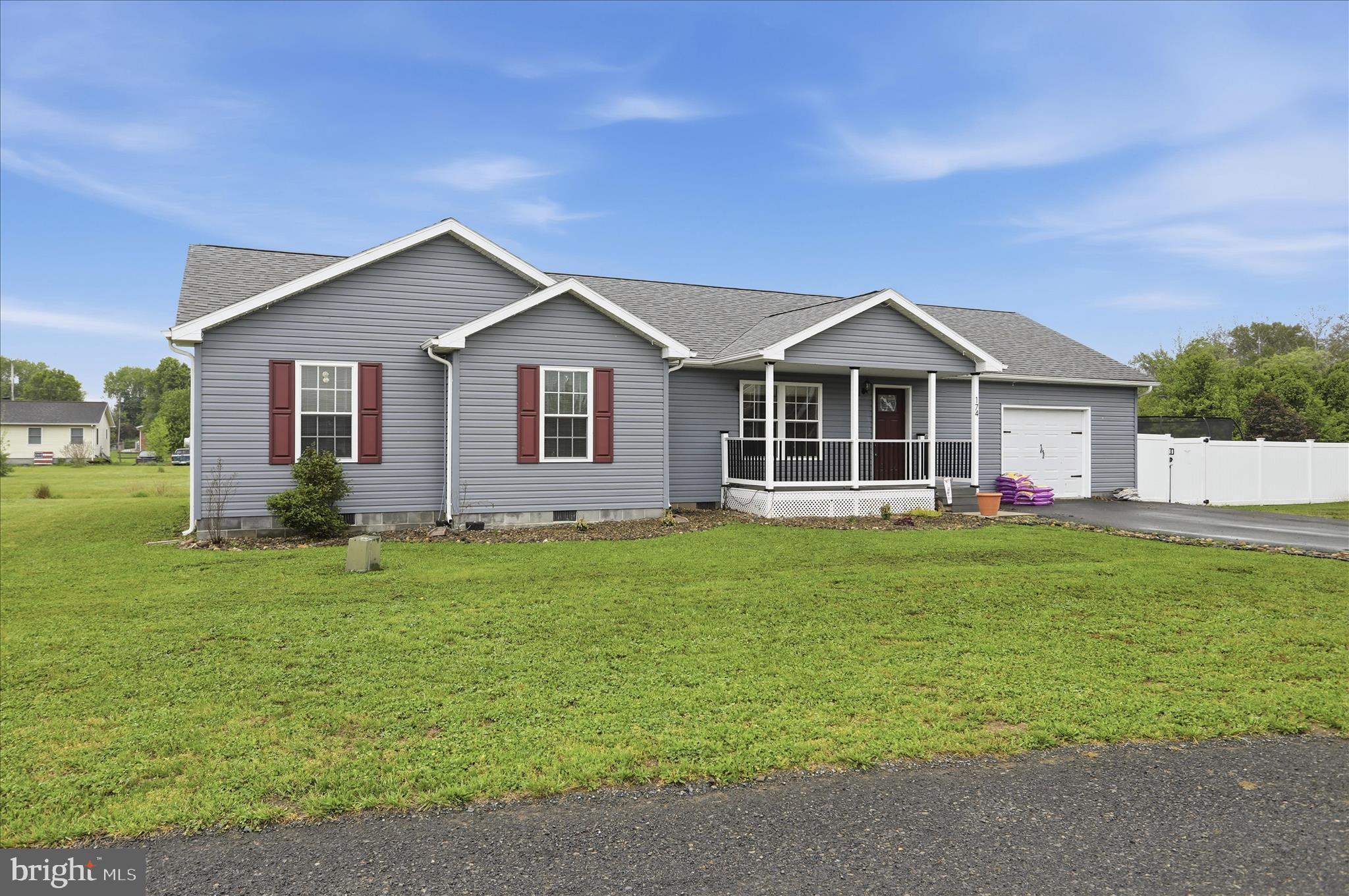CREEKSIDE MANOR - Residential