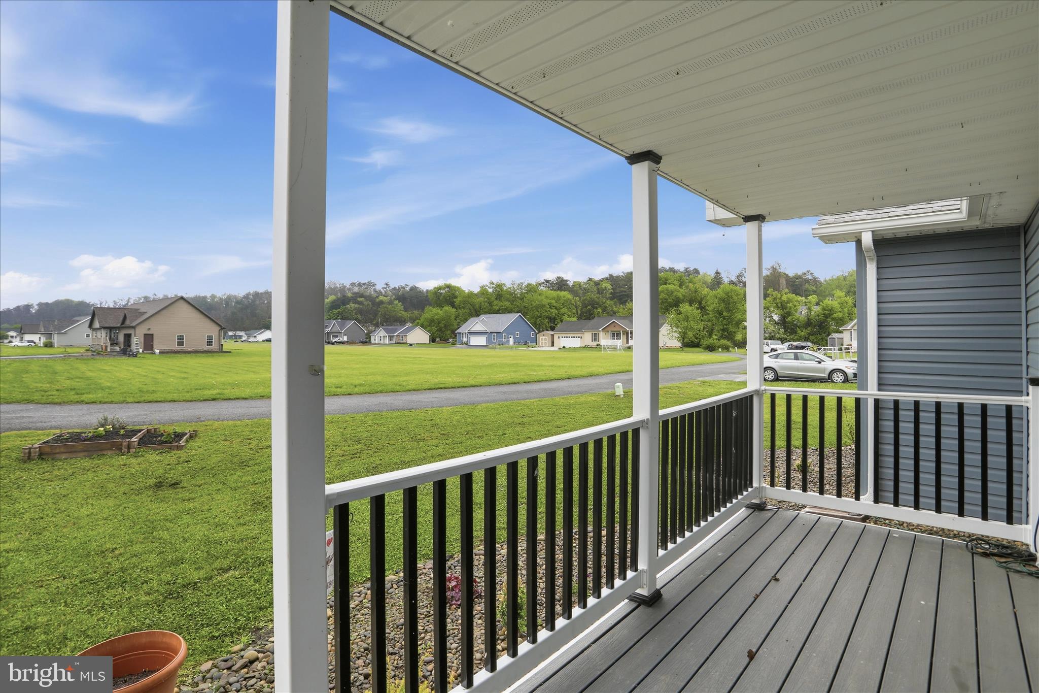 CREEKSIDE MANOR - Residential