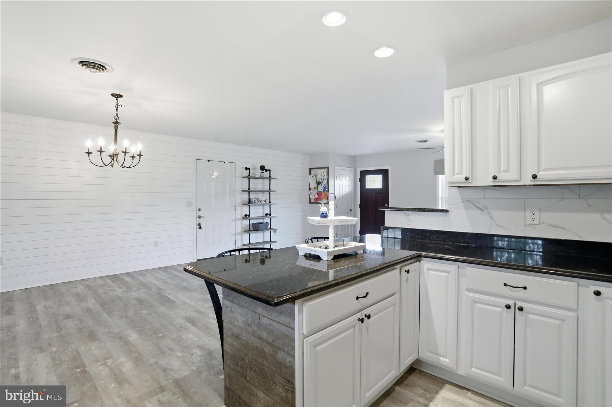 CREEKSIDE MANOR - Residential