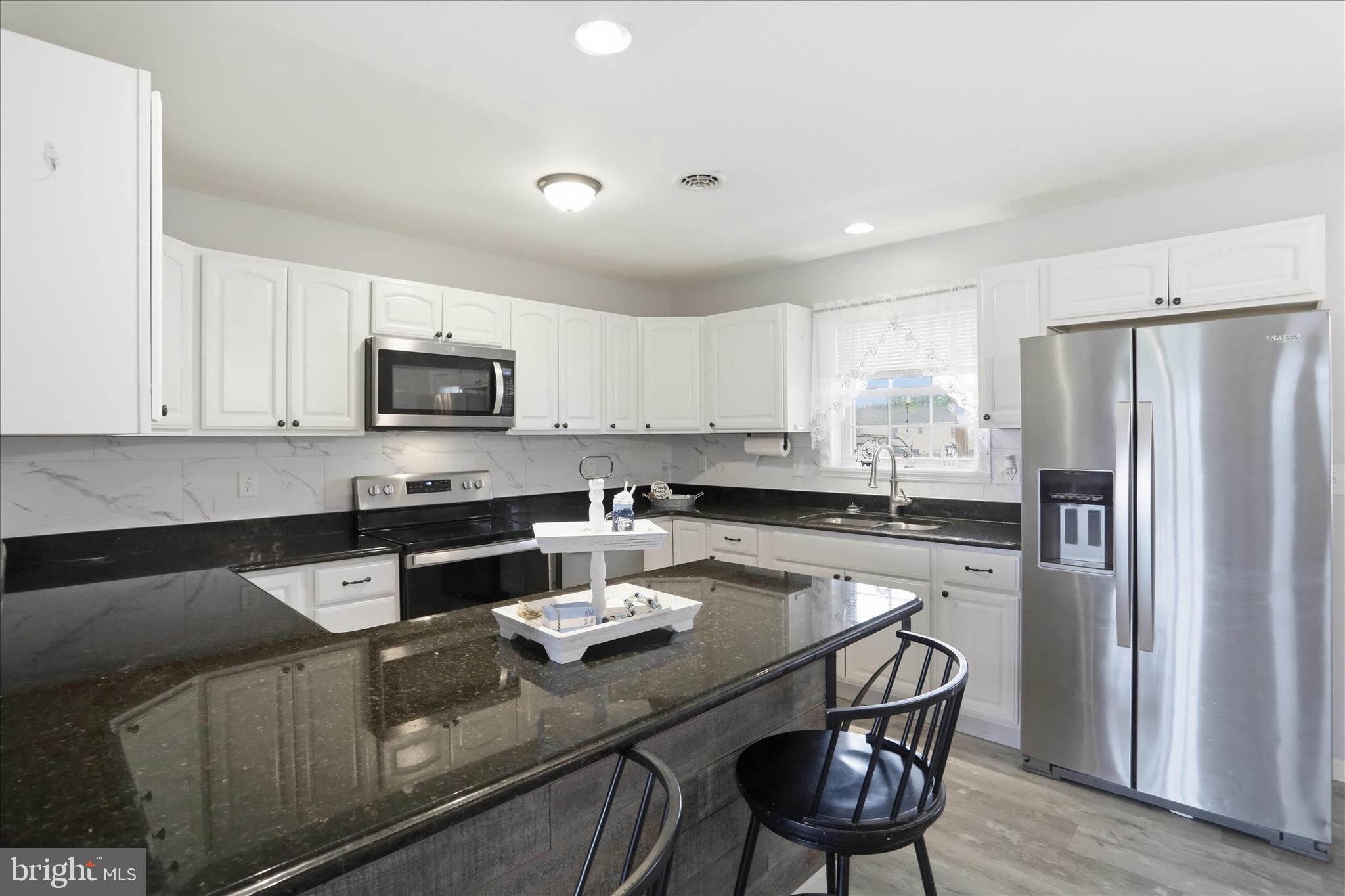 CREEKSIDE MANOR - Residential