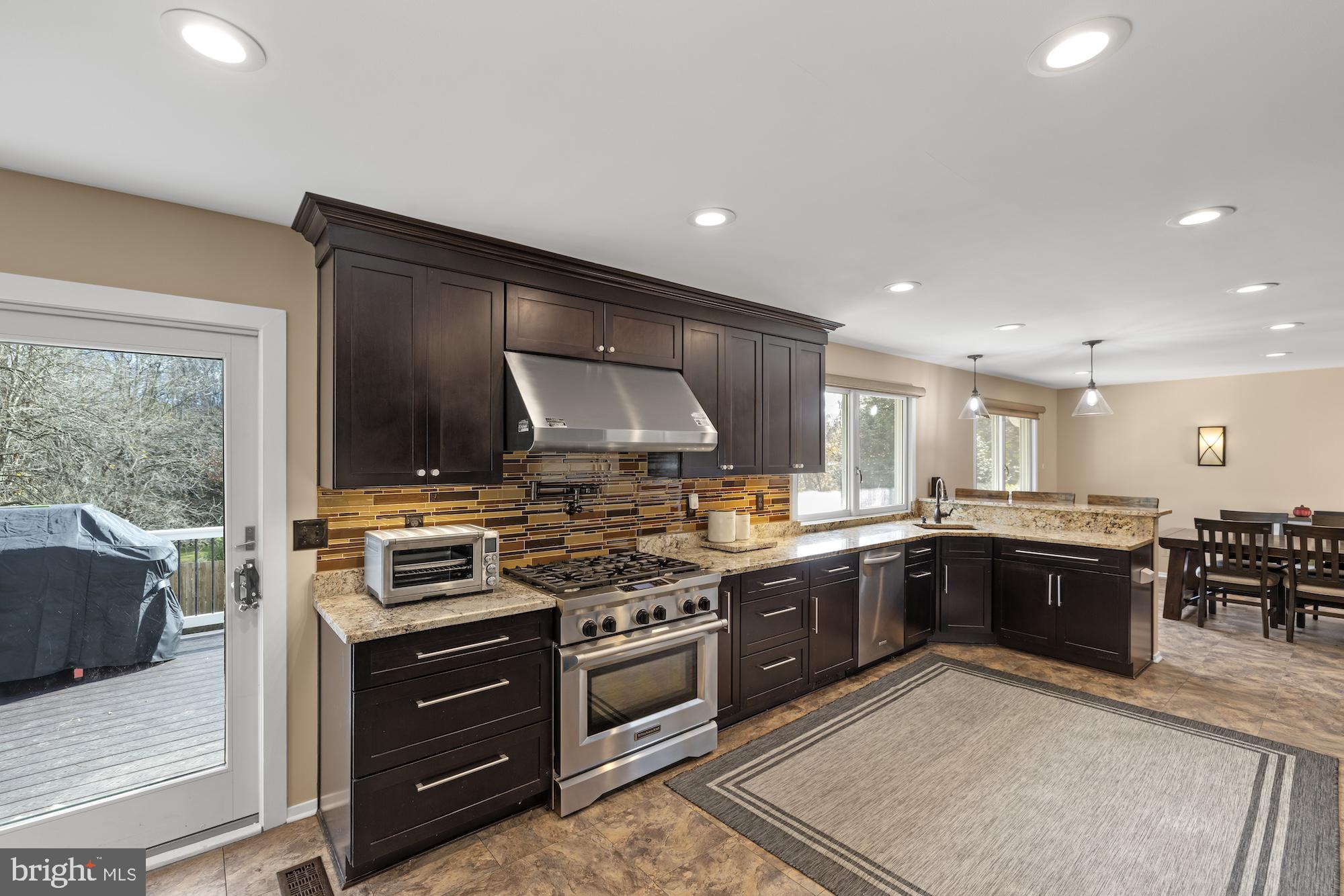 VELVET HILLS - Residential