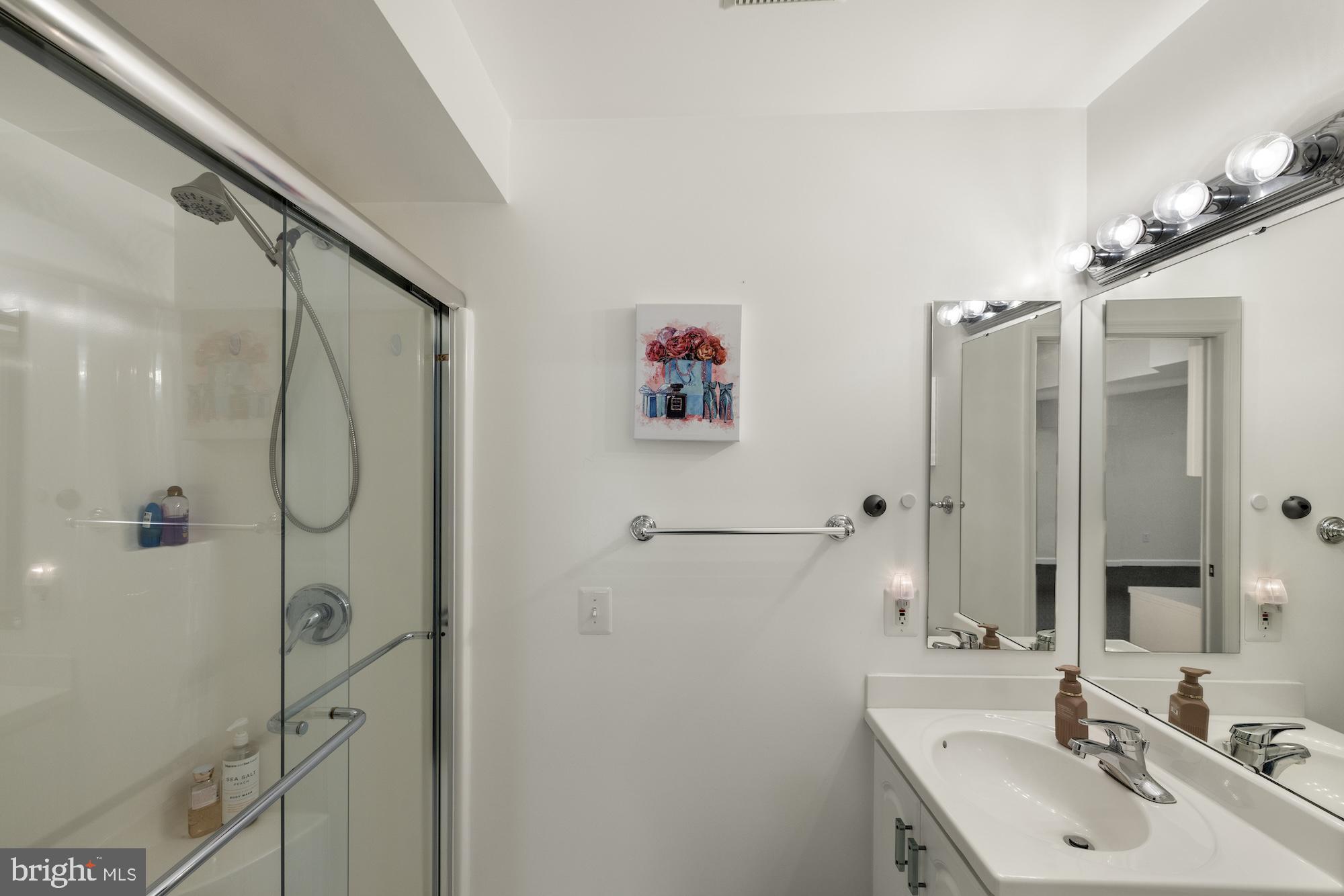 VELVET HILLS - Residential