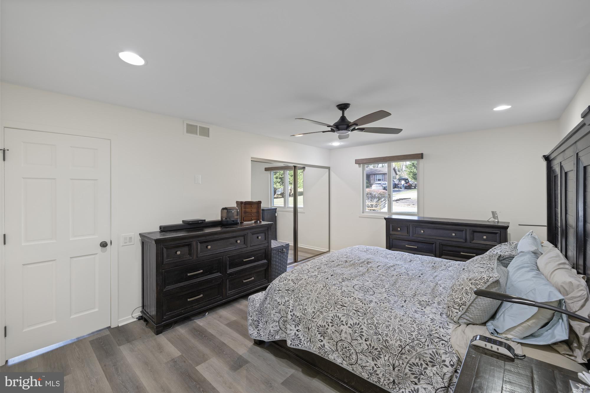 VELVET HILLS - Residential