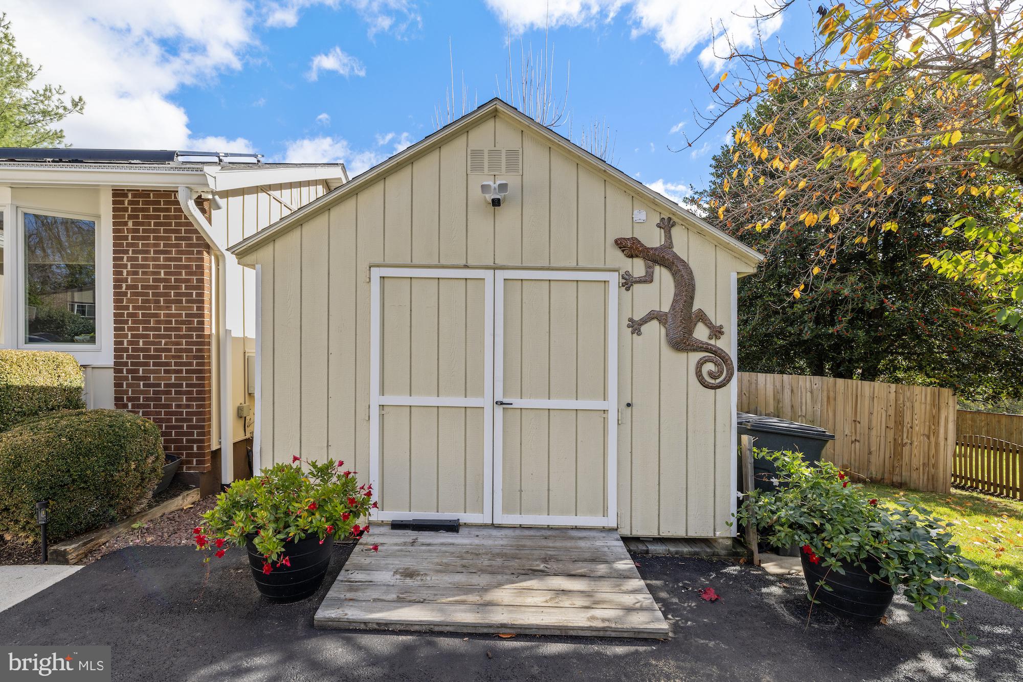 VELVET HILLS - Residential