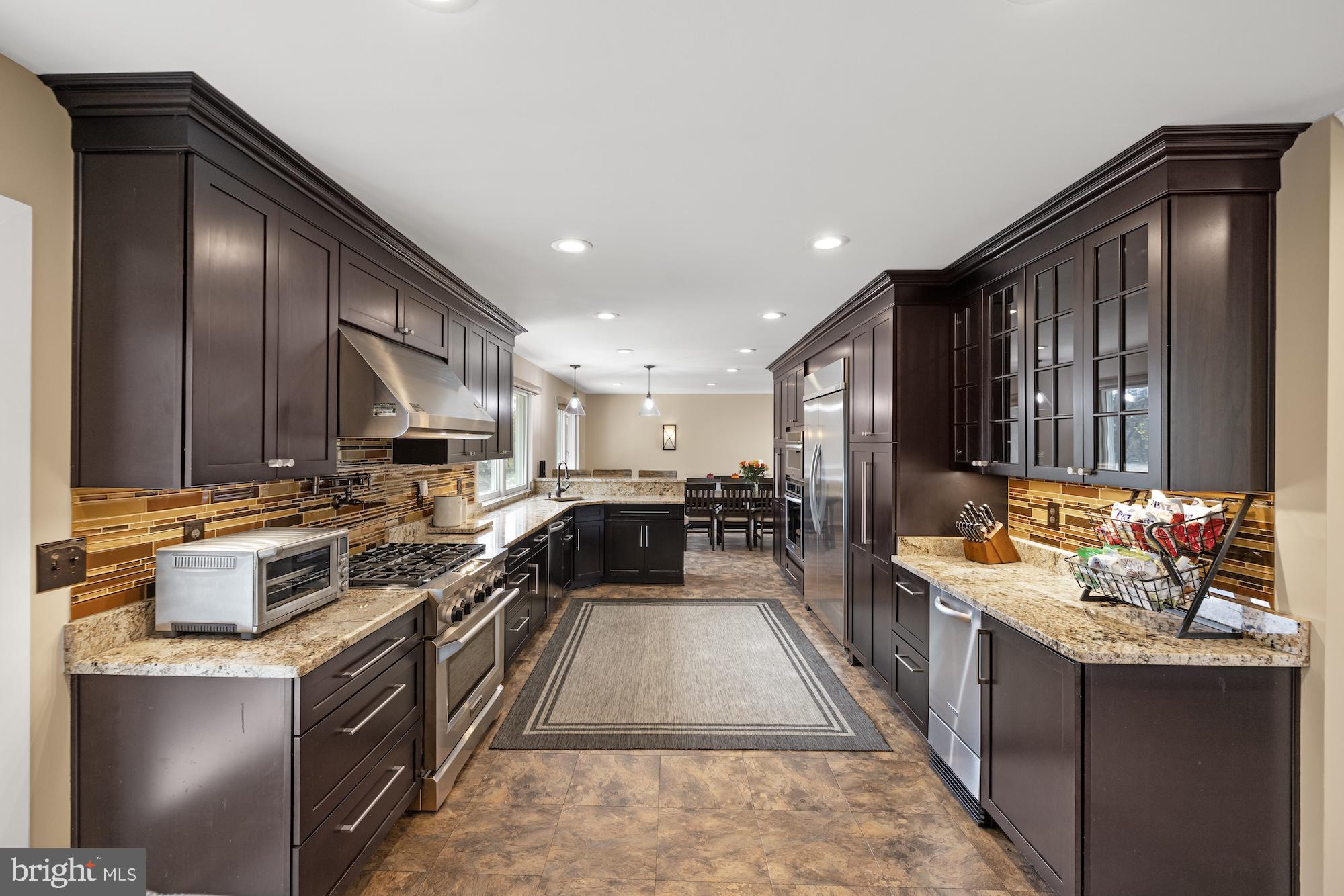 VELVET HILLS - Residential