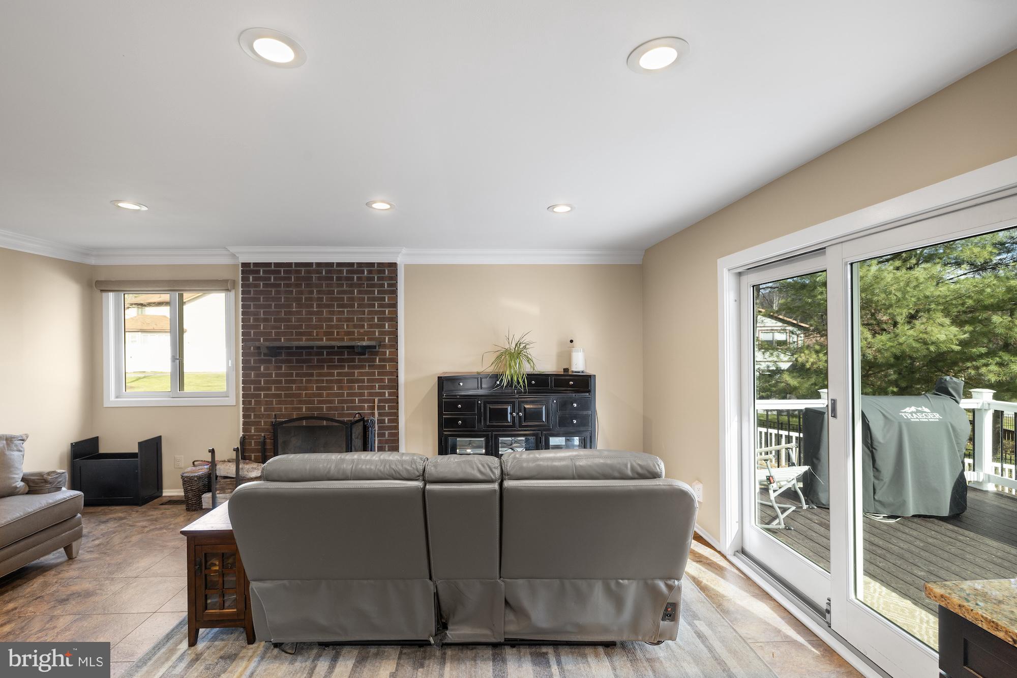 VELVET HILLS - Residential