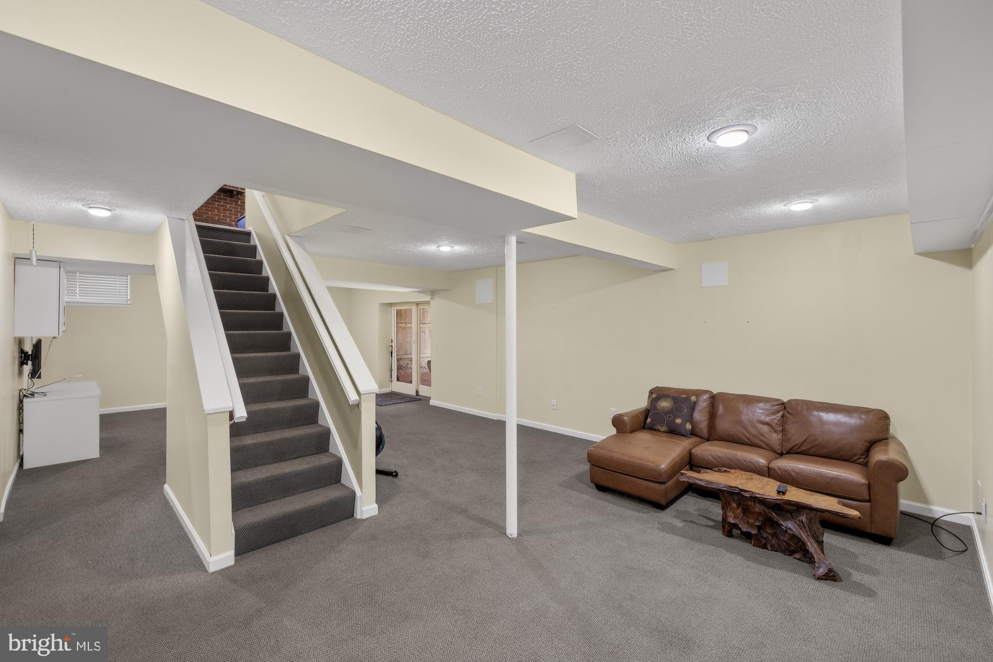 VELVET HILLS - Residential