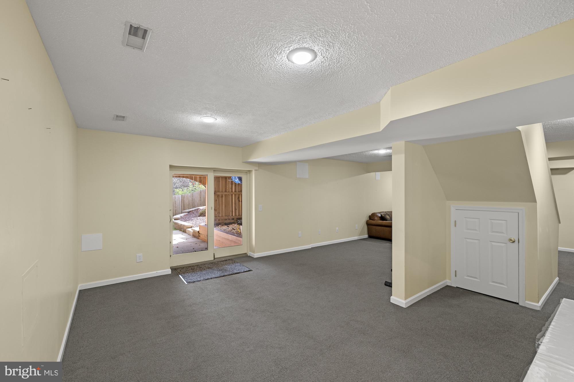 VELVET HILLS - Residential