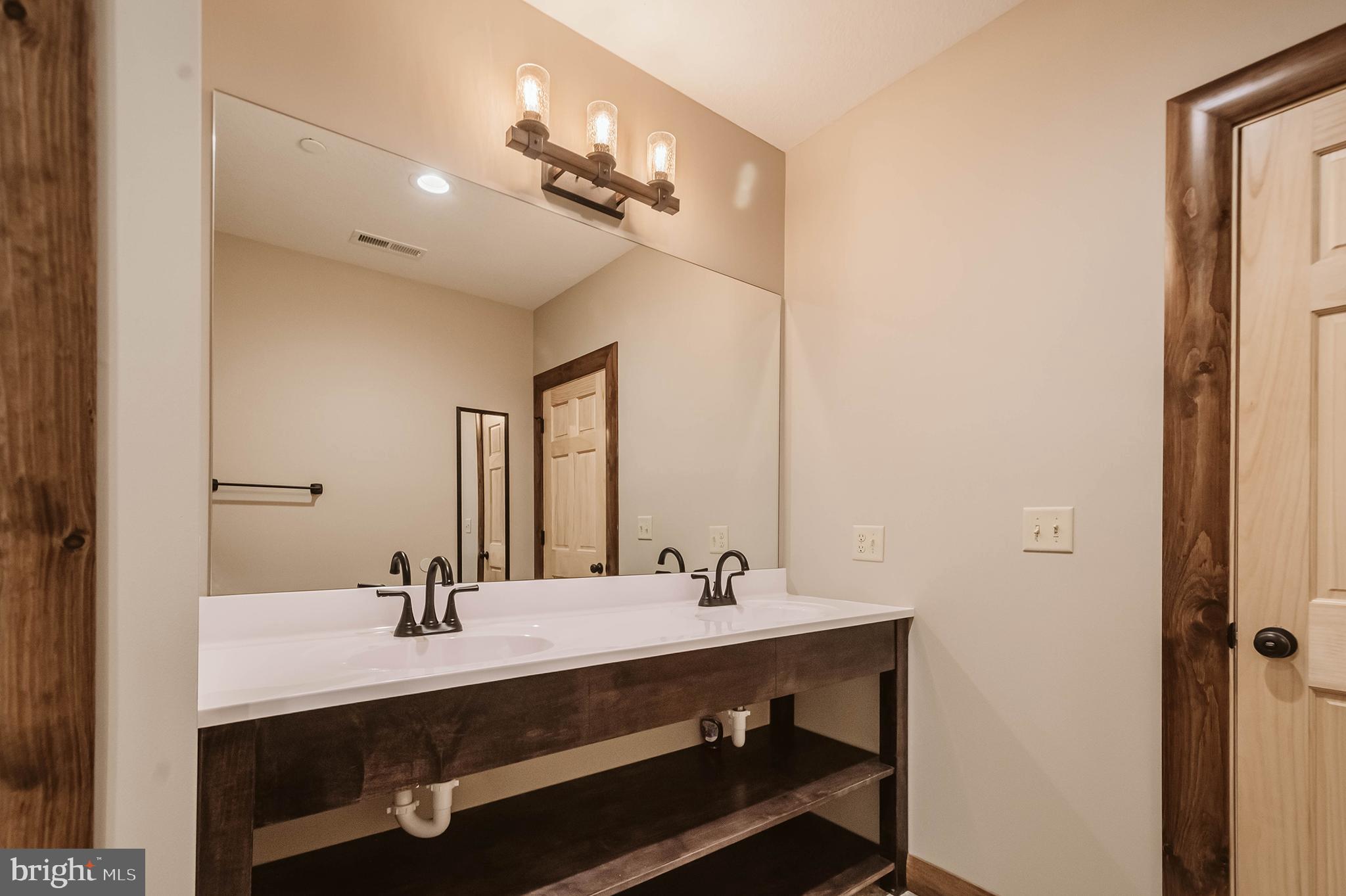 LODESTONE - Residential