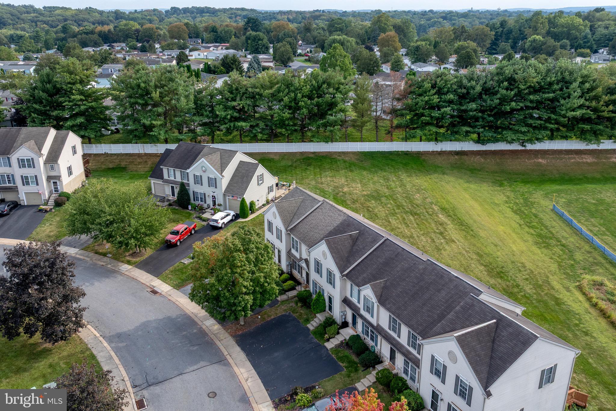 HAMPTON CHASE - Residential