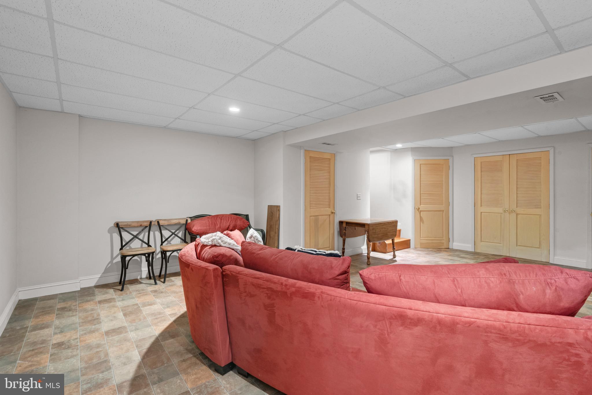 HAMPTON CHASE - Residential