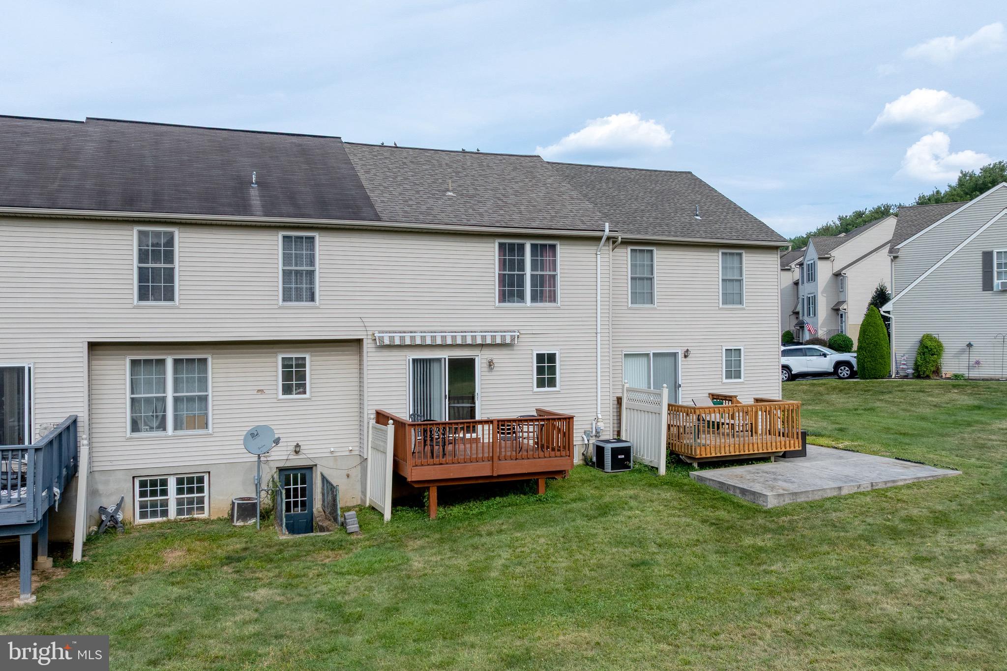 HAMPTON CHASE - Residential