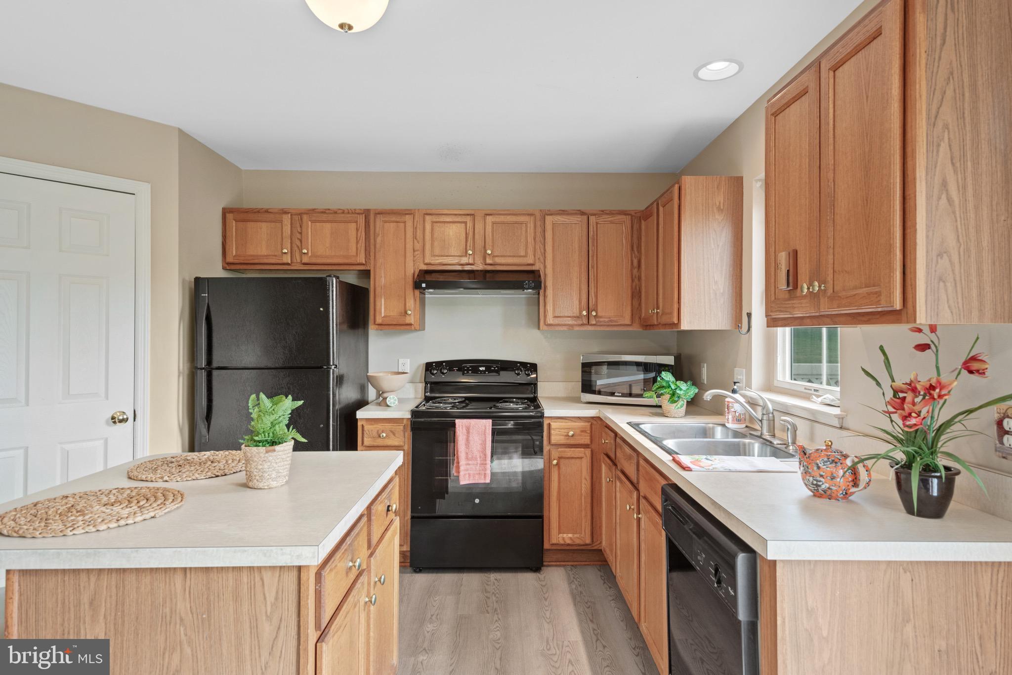 HAMPTON CHASE - Residential