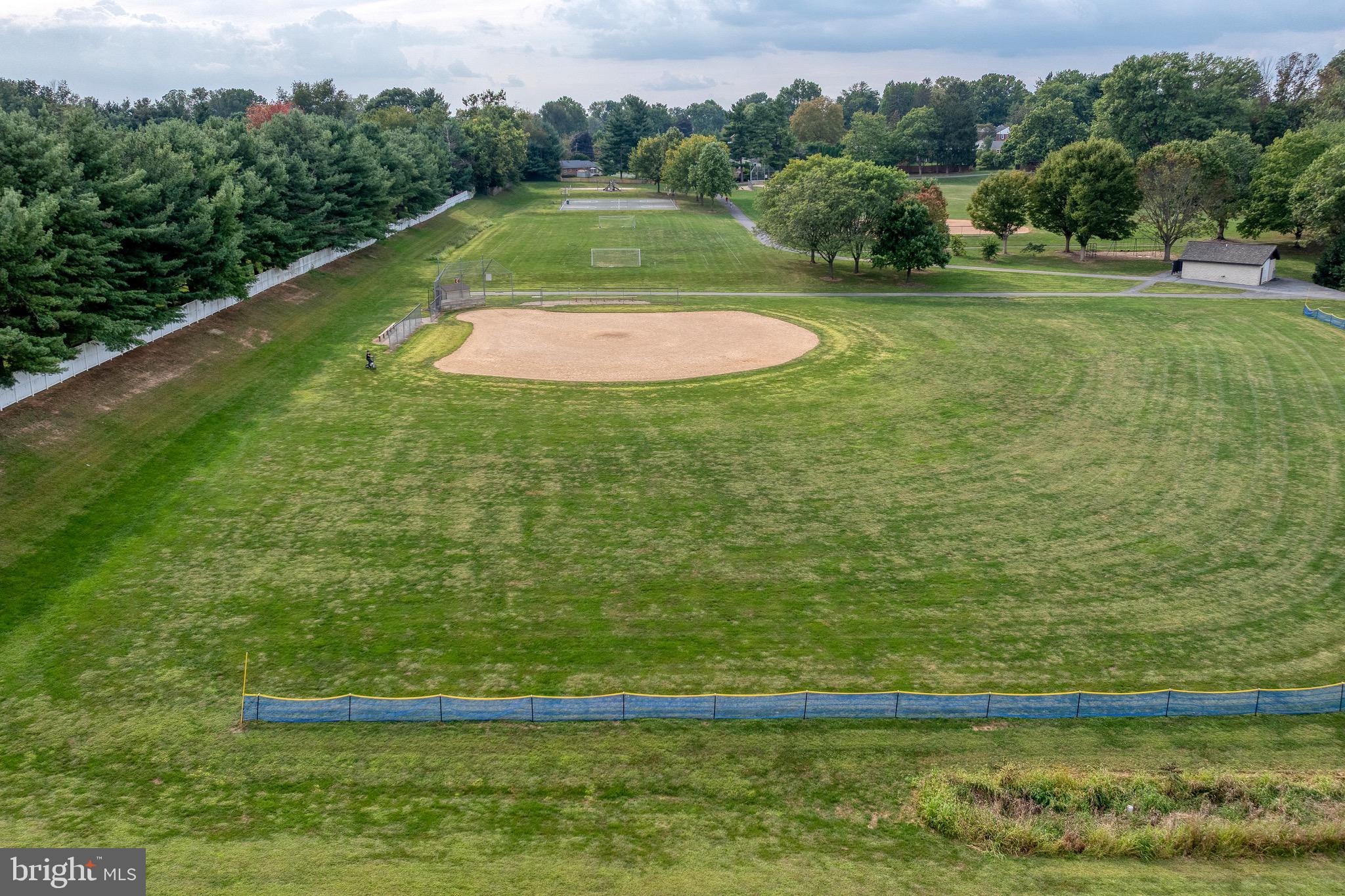 HAMPTON CHASE - Residential