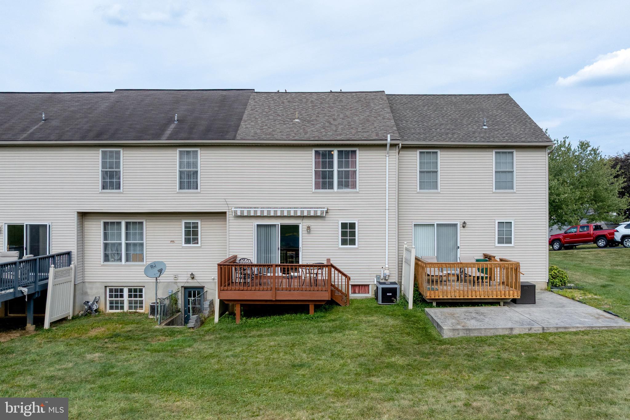 HAMPTON CHASE - Residential