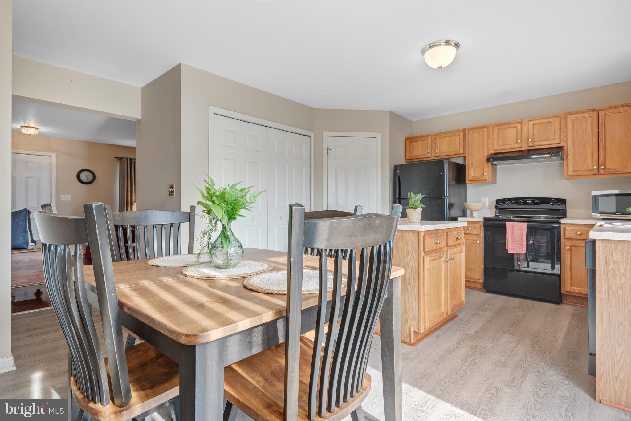 HAMPTON CHASE - Residential