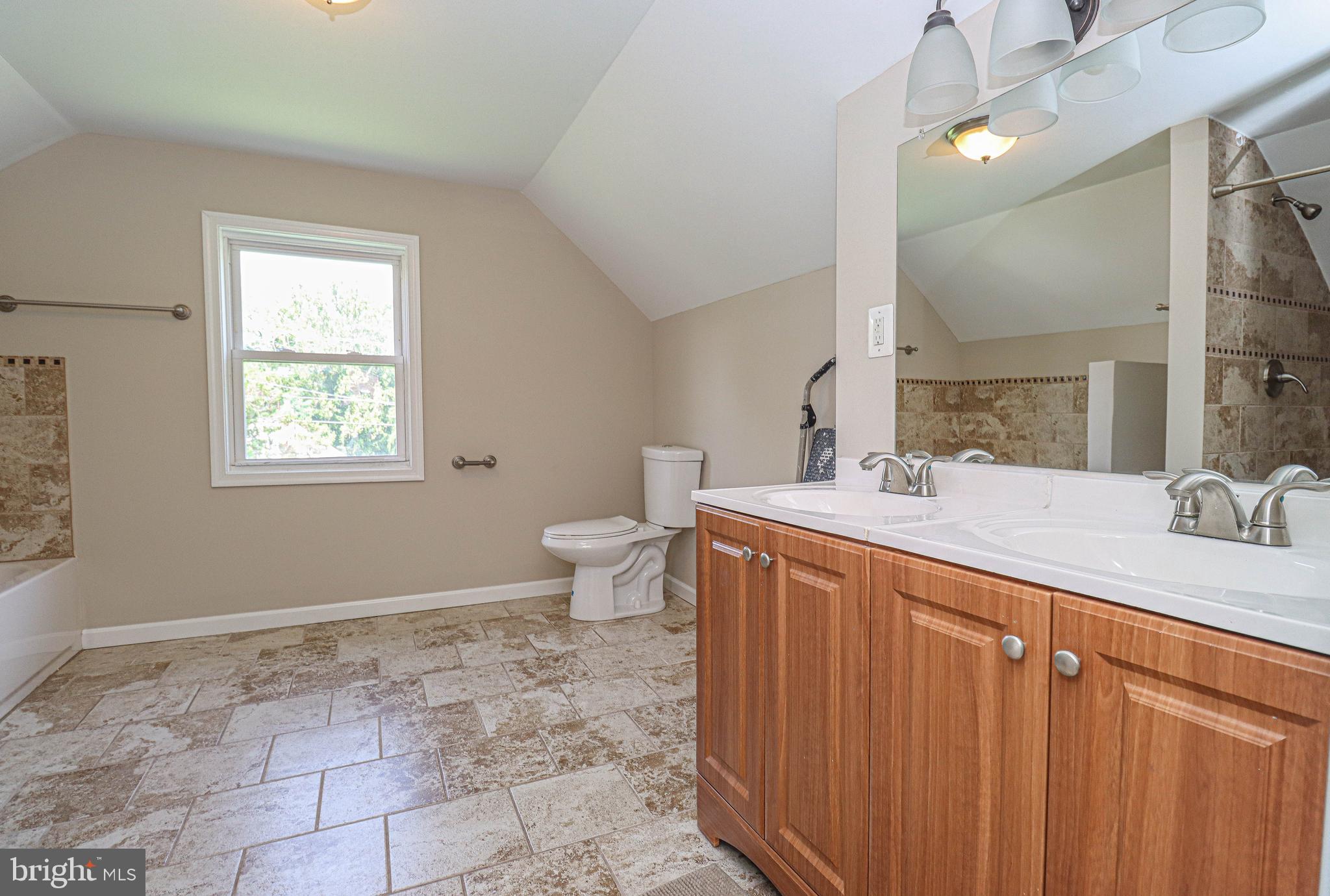 LAURAVILLE HISTORIC DISTRICT - Residential