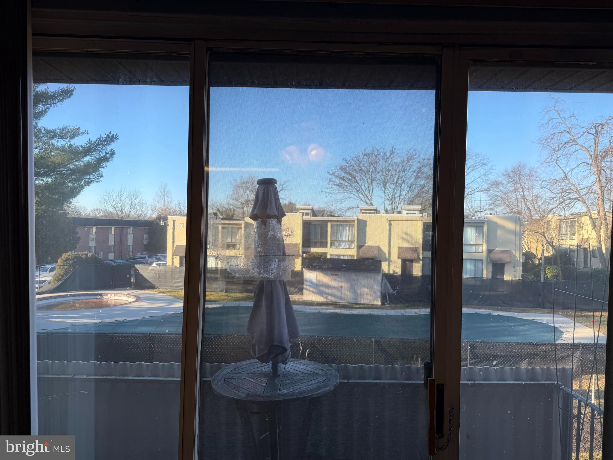 CONTEMPORARY VLG - Residential